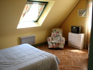 Camaret - Maison vue sur mer - Chambre lit 2 pl & TV, avec vue sur le port