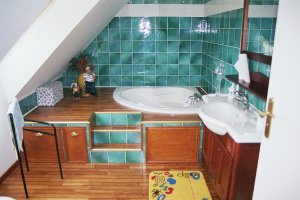 Lanveoc - Maison de Kerlaboussec - Grande salle de bains � l'�tage