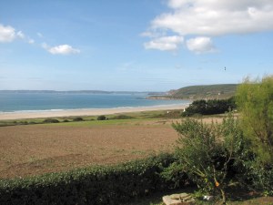 Telgruc - Maison de Kerthomas - Vue de la terrasse, sur la plage de Trez-Bellec