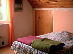 Crozon - Maison rue Poulpatr� - Chambre avec1  lit 2 places � l'�tage