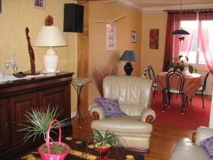 Lanveoc - Maison rue du Fret - Coin salon avec TV et Salle � manger au fond