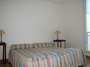 Crozon - T2 � Morgat (n�12) - Chambre avec lit 2 places (vue sur mer)