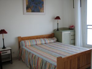 Crozon - T2 � Morgat (n�32) - Chambre avec lit 2 places (vue sur mer)